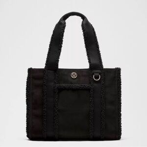 lululemon Boxy Tote 10L black